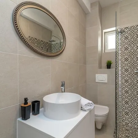 Lena Apartman Trogir
