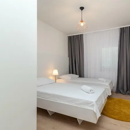Lena Apartman *
